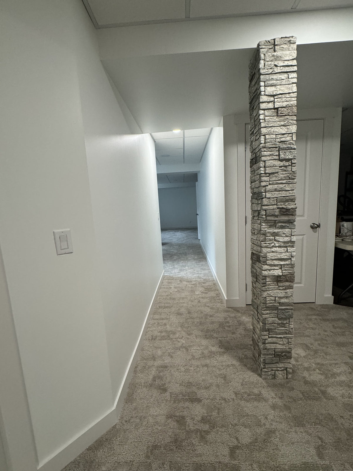 Quality Stone Stacked Stone Pillar Panel in Limestone — view 111