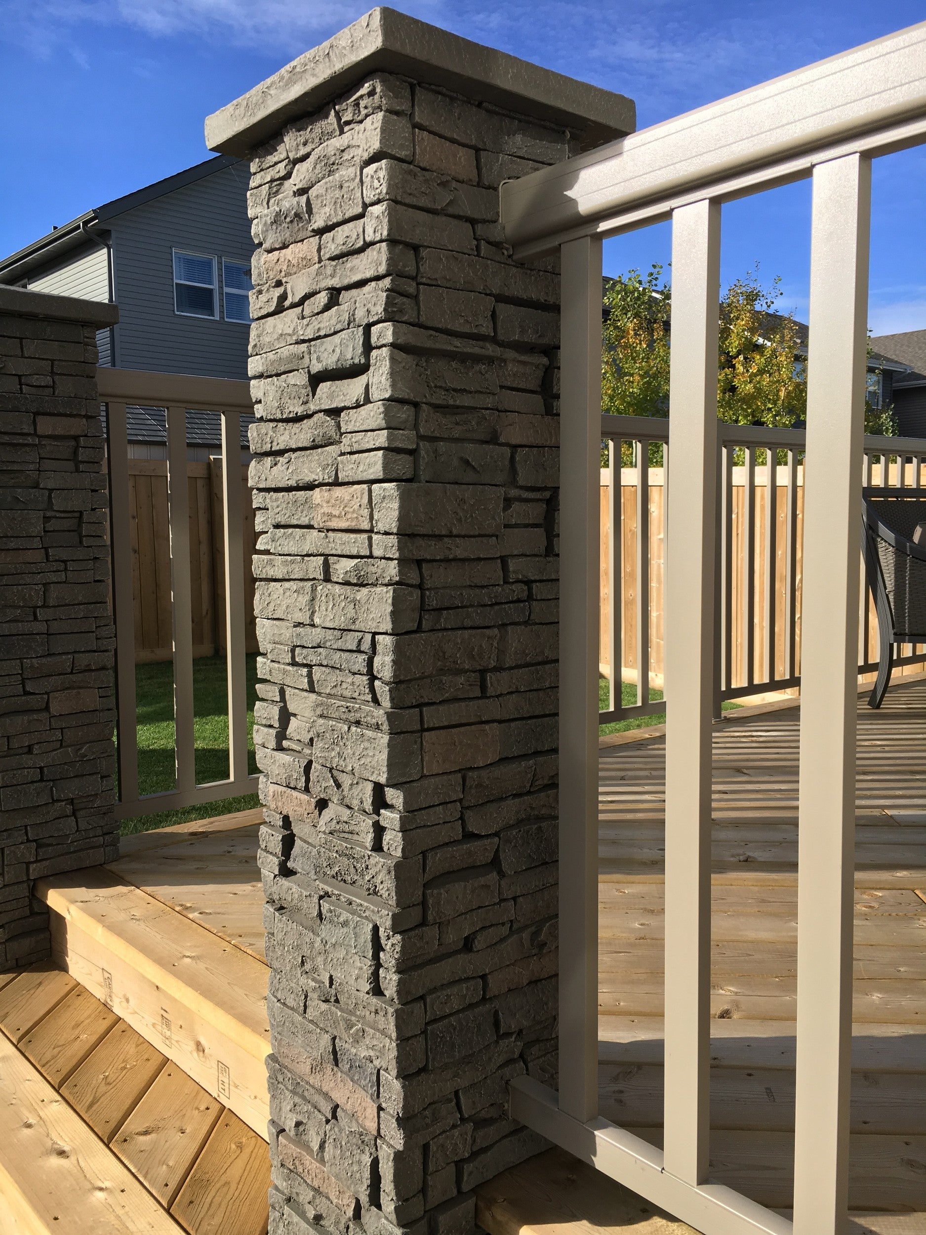Quality Stone Pillar Wrap Panel in Grey Brown — single-face pillar wrap in polyurethane