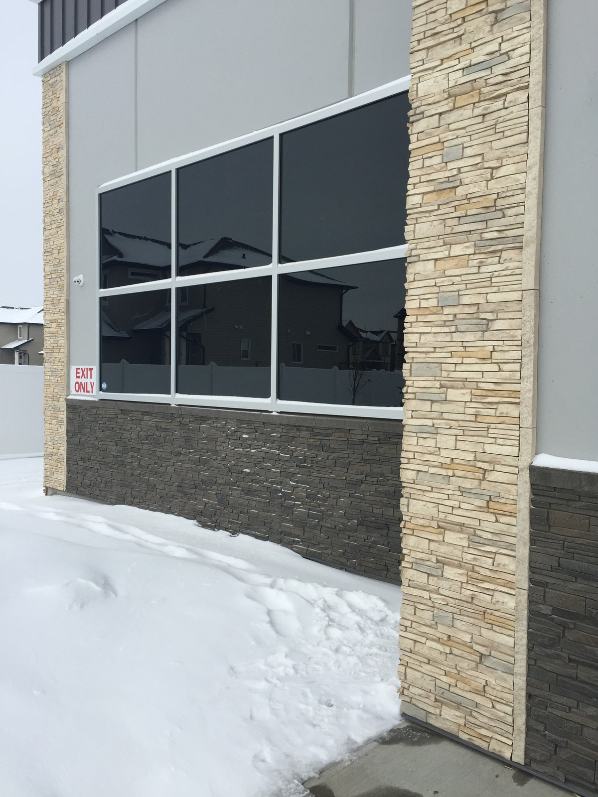 Quality Stone Stacked Stone Panel in Aspen Blend — view 15