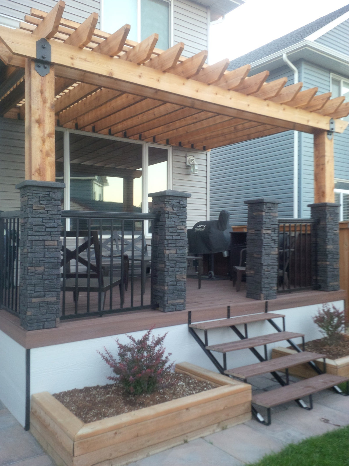 Quality Stone Stacked Stone Panel in Dark Brown Blend — view 64