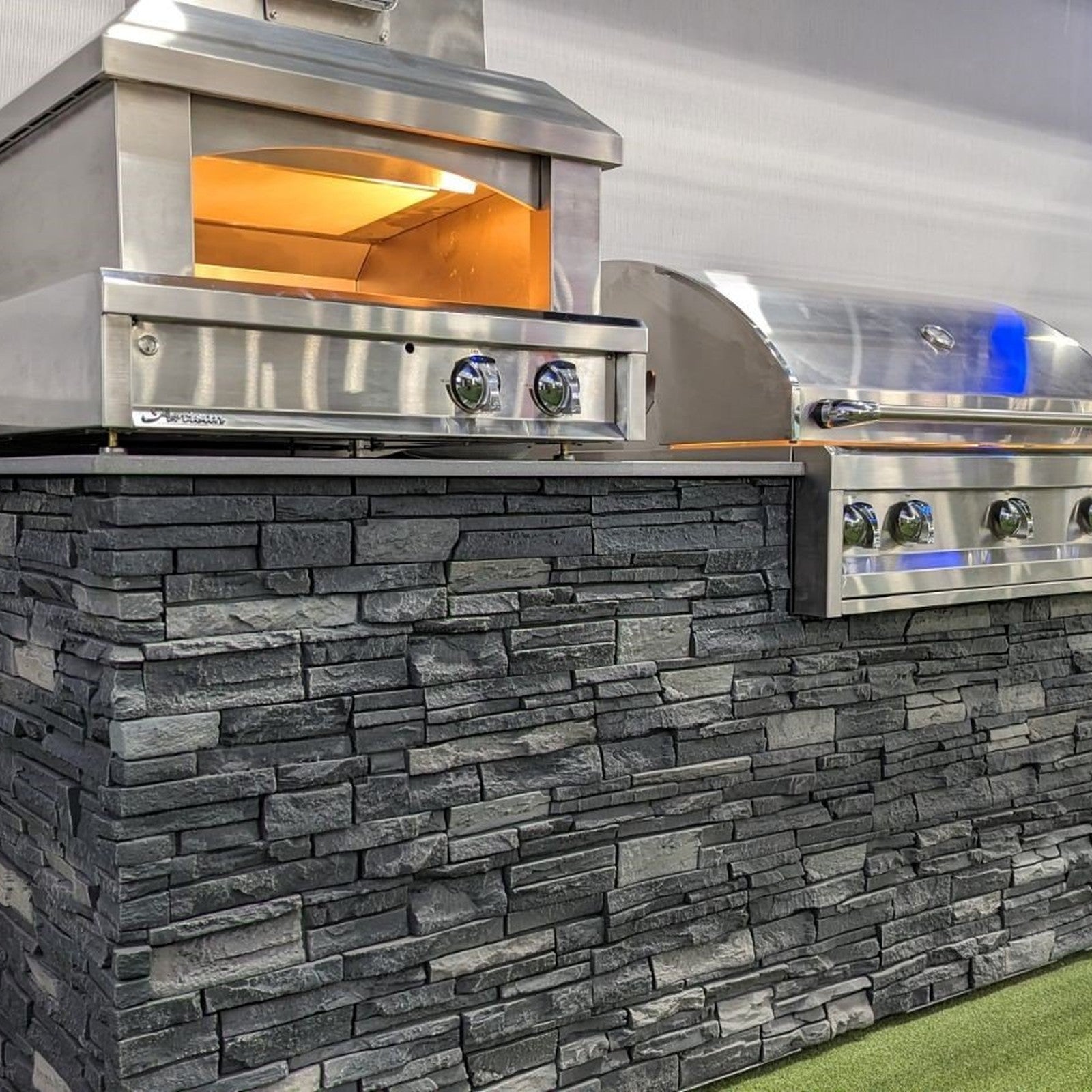 Quality Stone Stacked Stone Panel in Midnight Shadow — Sample