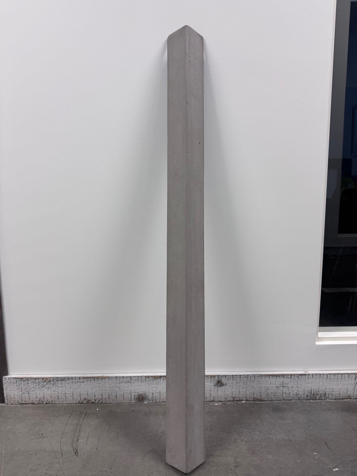 RealCast Slab Outside Corner 24 Series in Natural Grey