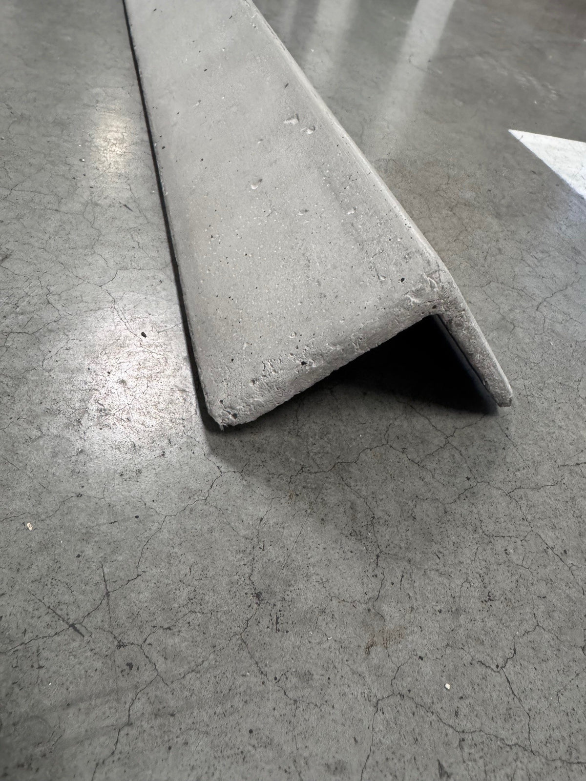 RealCast Slab Outside Corner 24 Series in Medium Grey — view 2